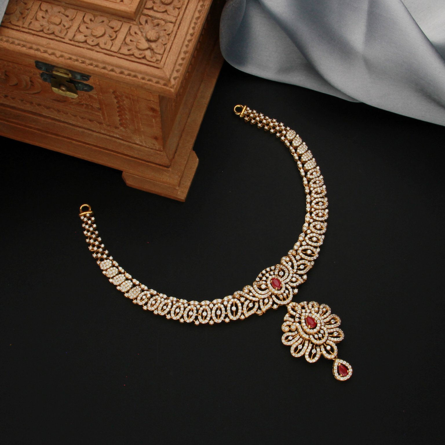 FANCY STONE NECKLACE